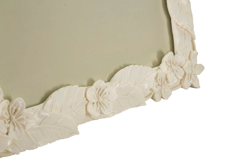 Cornice Leaf Cream 26x2x30,7 cm in Poliresina e Vetro
