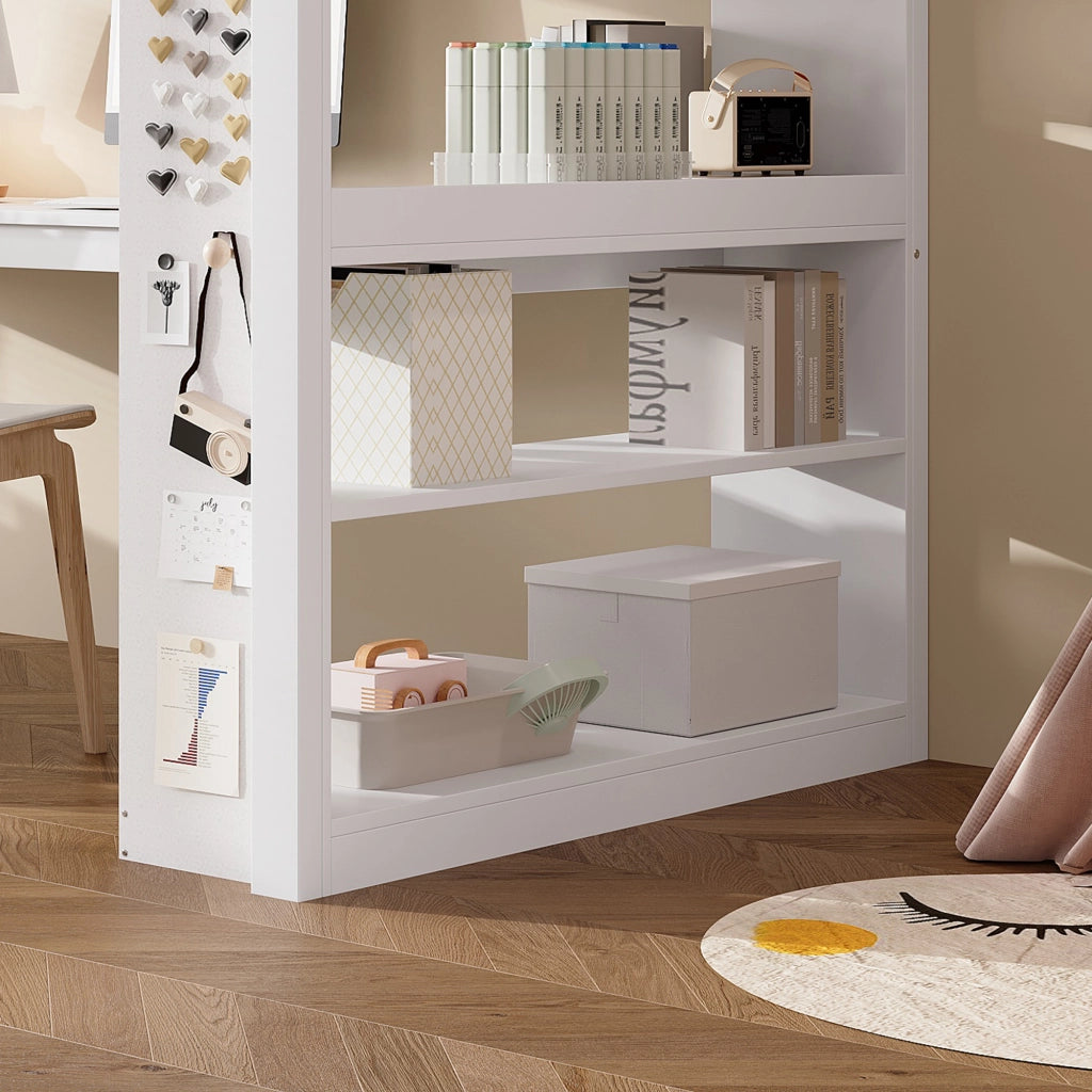 Letto a soppalco 90x200 cm bianco con ripiani; tasche in feltro e scala inclinata