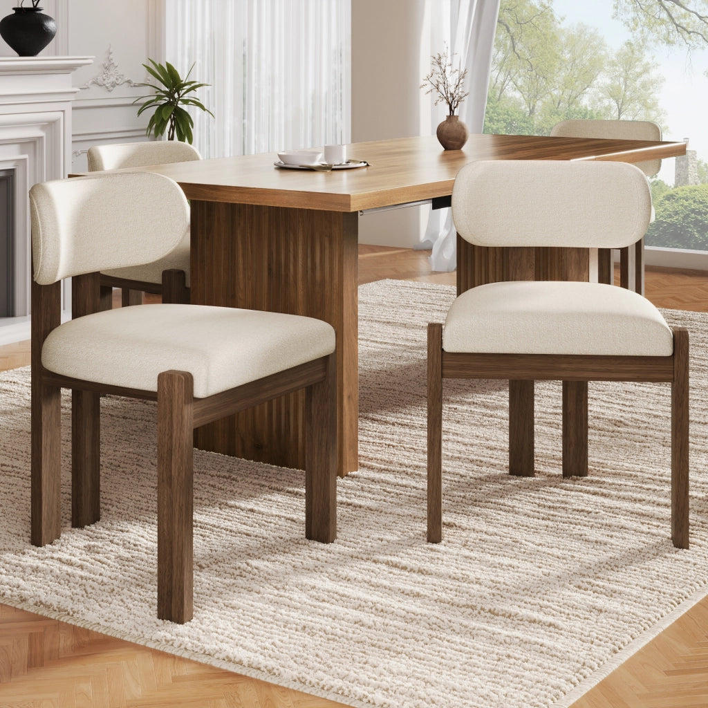 Set di 2 sedie da pranzo in legno con rivestimento in bouclé color noce e schienale sagomato per interni