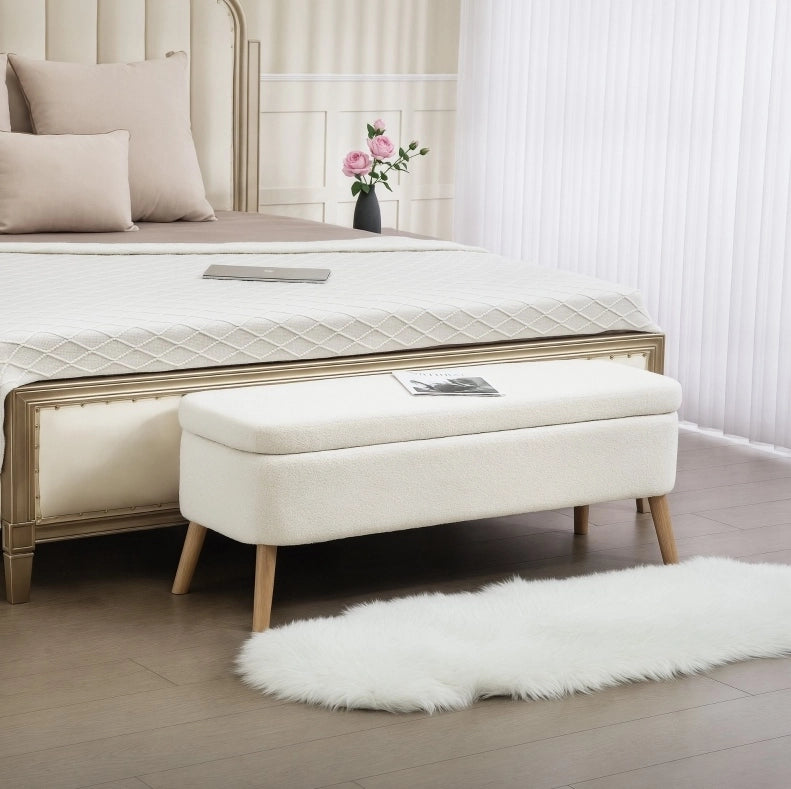 Panca portaoggetti con 65 L di spazio, rivestimento in fleece crema, gambe in legno di caucciù, 120 x 42 x 45 cm