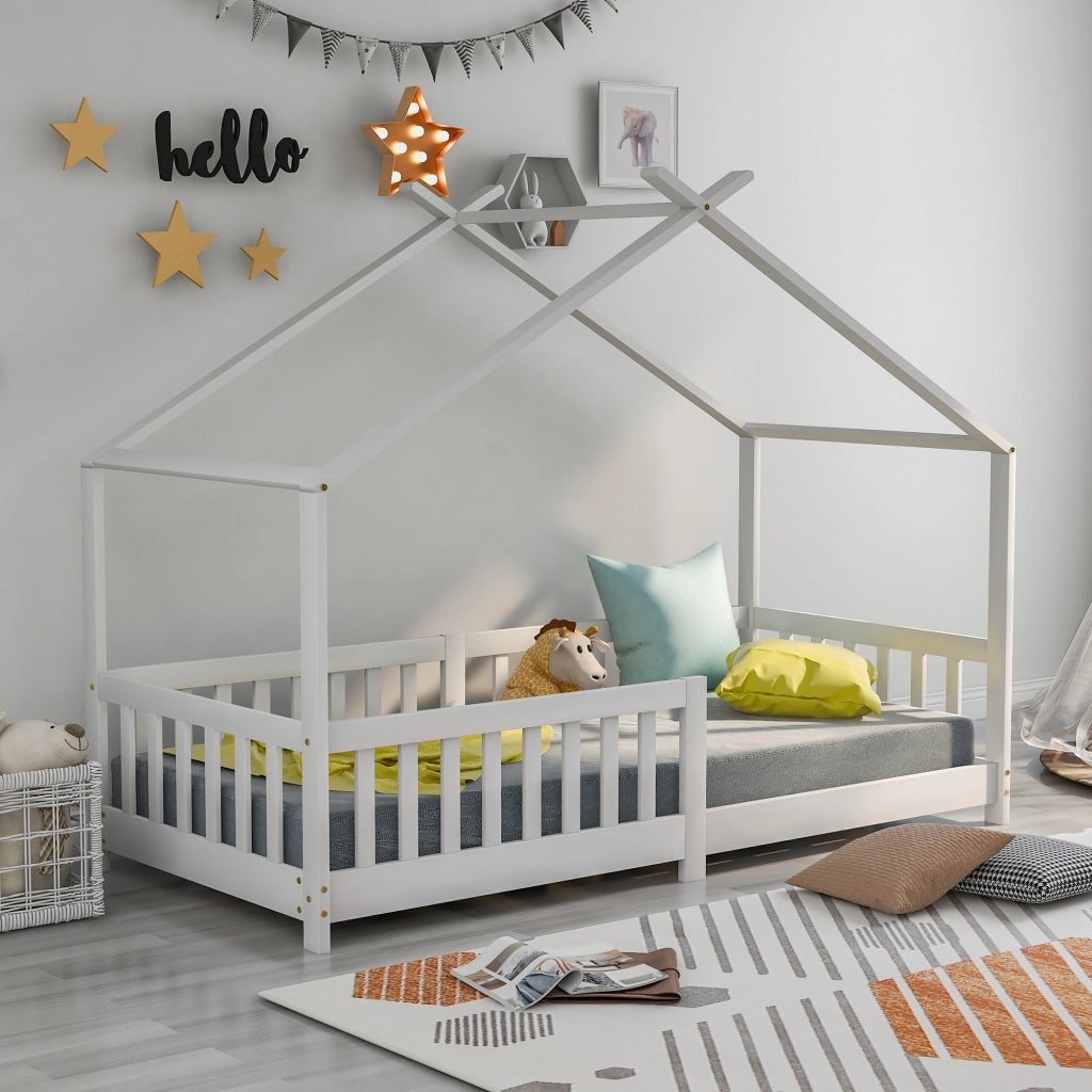 Letto per bambini a casetta 90 × 200 cm con sponde, in legno di pino bianco e spazio sotto il letto