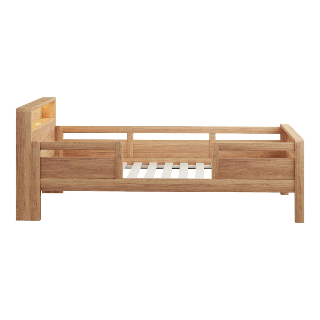 Letto per bambini 90 x 200 cm, con presa di ricarica, luci a LED, sponde di sicurezza in pino, legno naturale