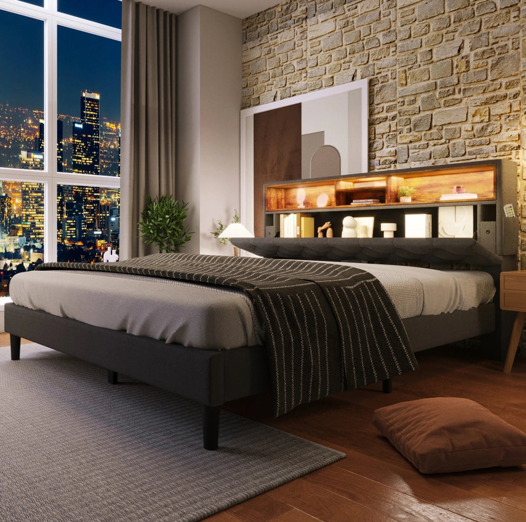 Letto imbottito grigio 140 x 200 cm con testiera contenitore e LED