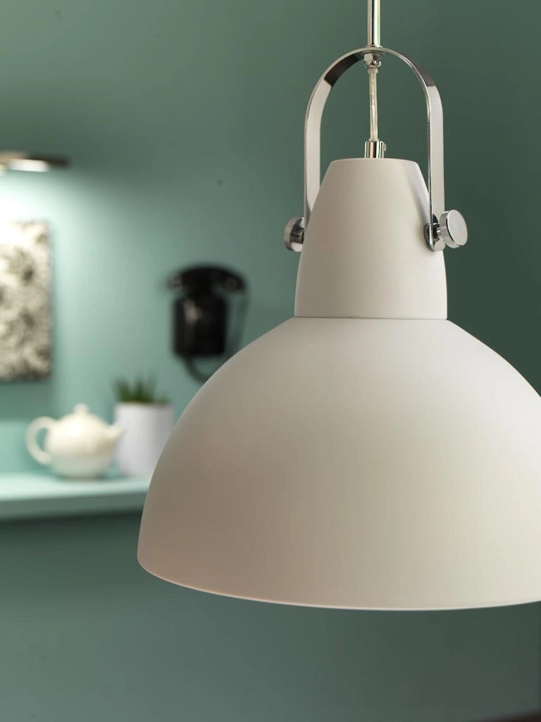 Lampada a sospensione Kande in metallo bianco opaco con cavo regolabile, design moderno ed elegante per interni - Illuminazione Kande