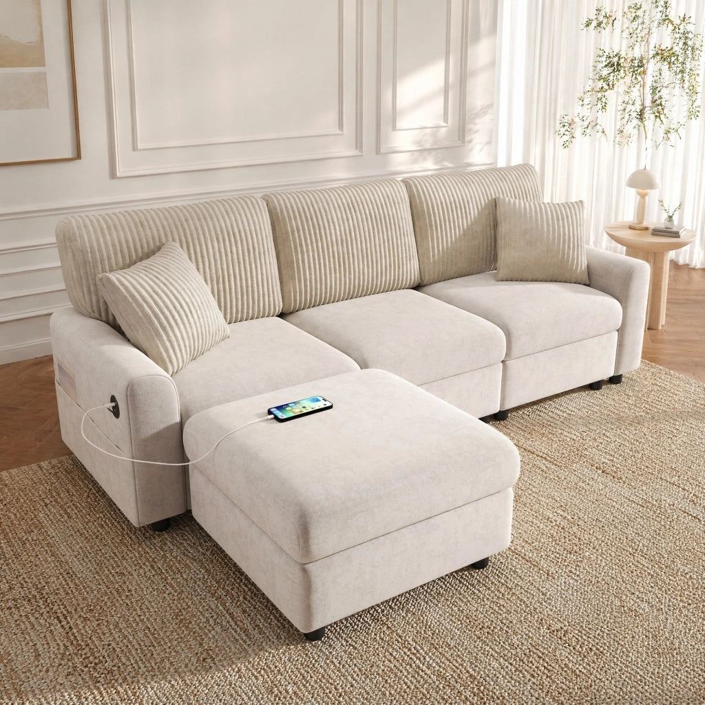 Sofa moderno beige con pouf; 2 cuscini; porta USB e Type-C; 223x146x84 cm