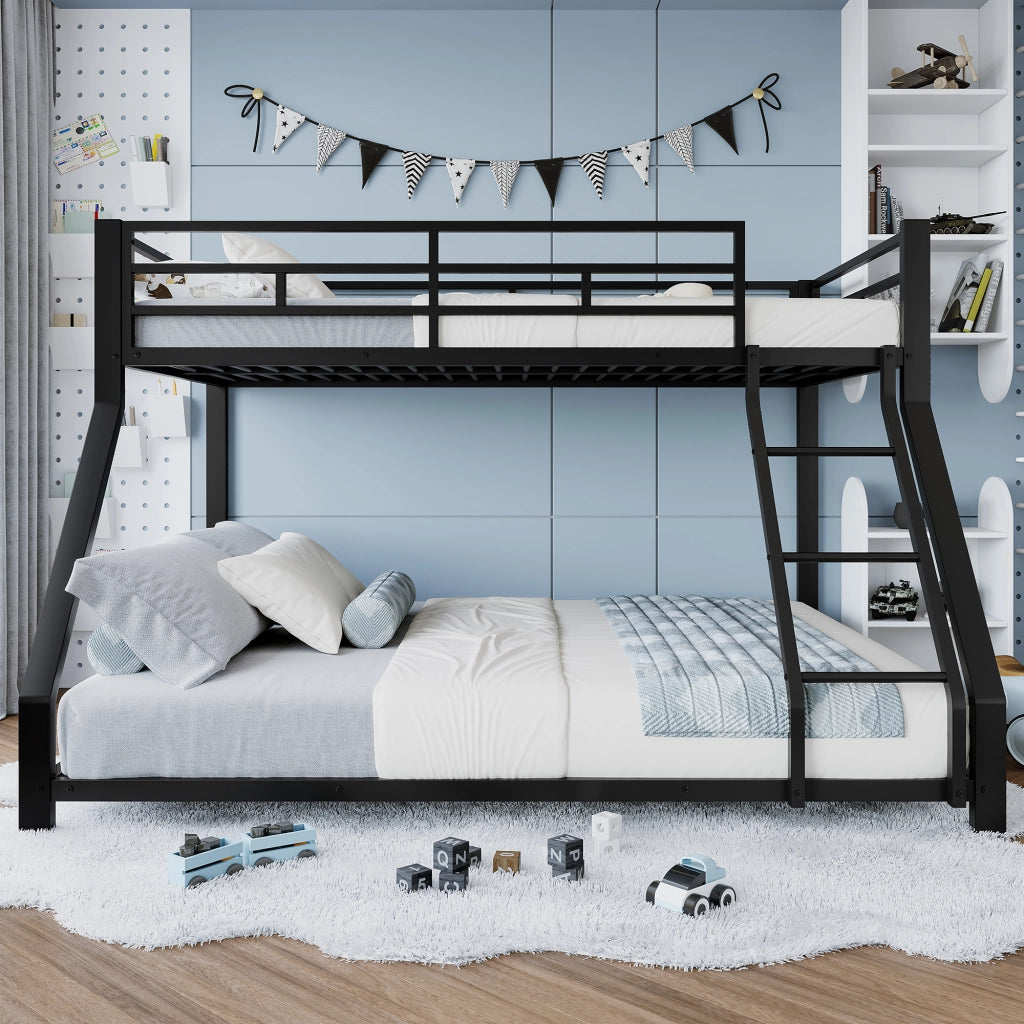 Letto a castello due livelli 90 × 200 cm e 140 × 200 cm con scala e barriera in metallo nero senza materasso