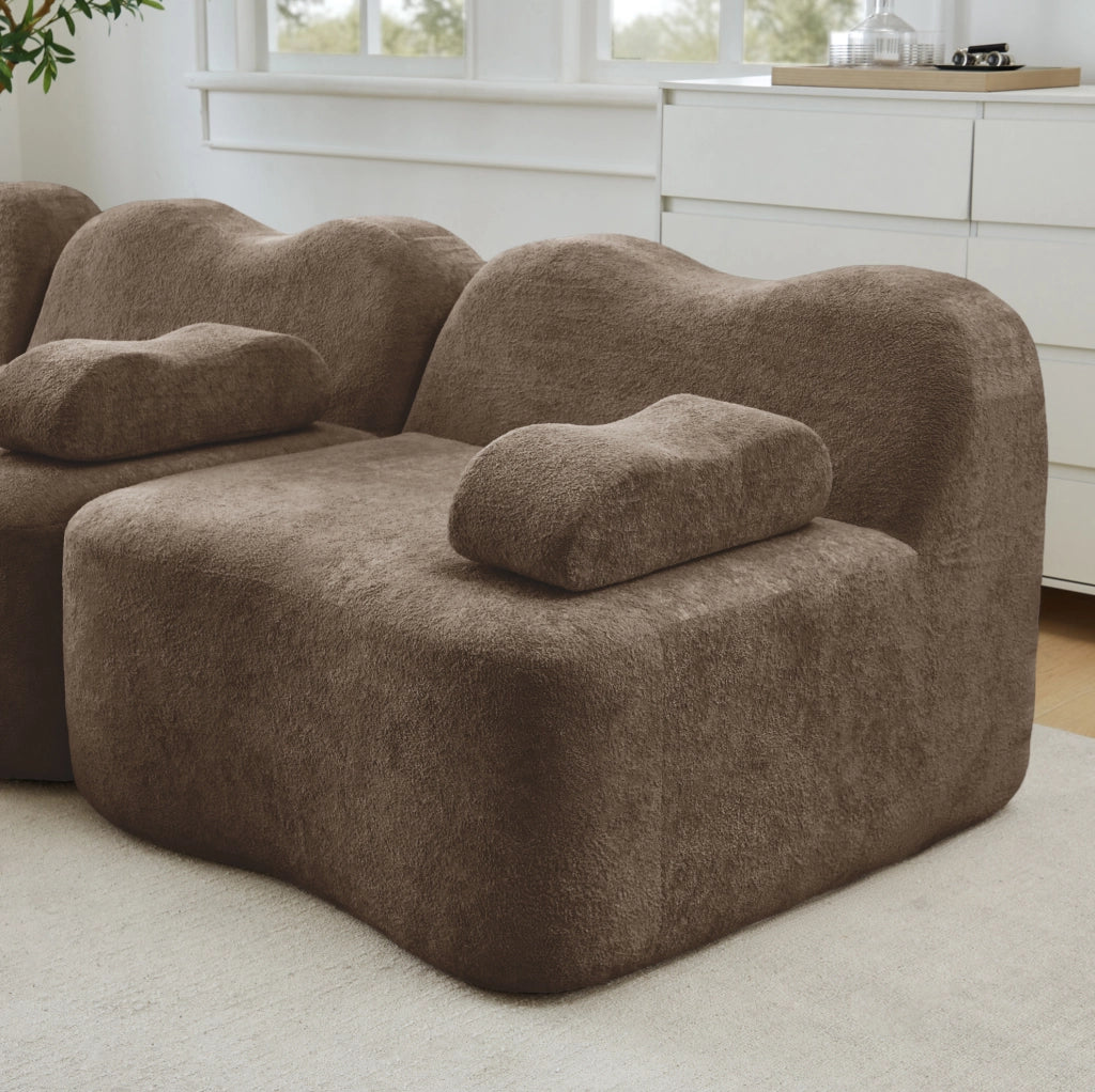 Divano modulare ad angolo in velluto marrone con seduta profonda e comfort per più persone