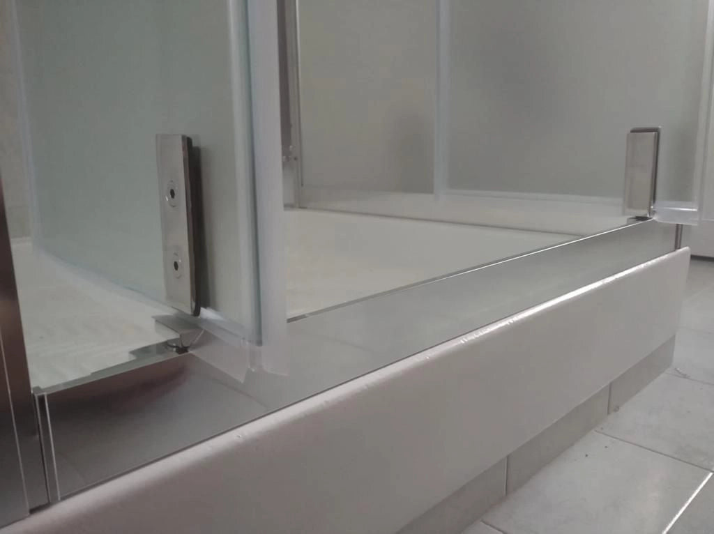 Box doccia Cristallo 6 mm 3 lati - Due Fissi piu' porta Saloon Opaco - Misura: 80 x 130 x 80 x190h