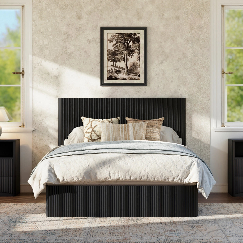 Letto contenitore moderno con sistema idraulico, struttura in acciaio e doghe in legno massello – 140x200 cm nero lucido