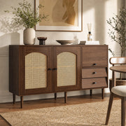 Credenza stile rustico con ante in rattan e ripiani regolabili per soggiorno o ingresso in truciolare colore legno