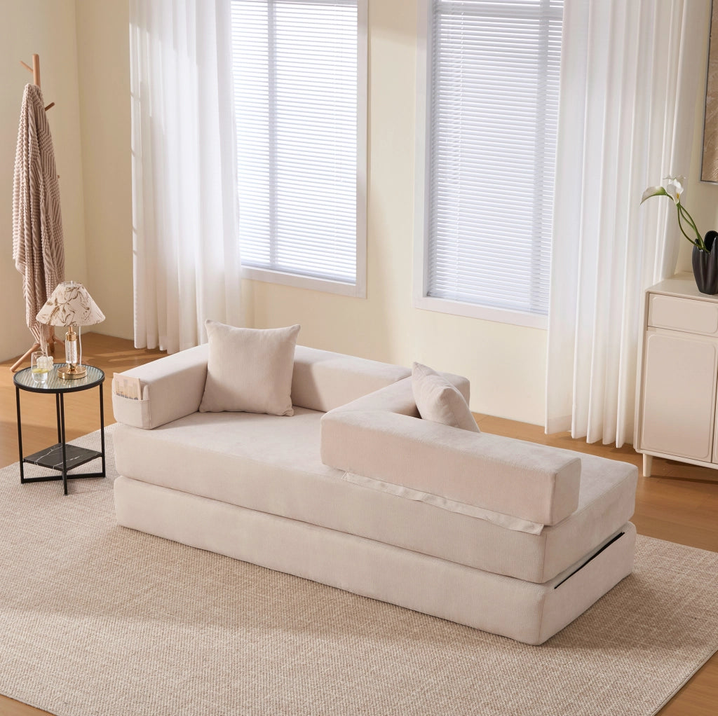 Divano modulare in ciniglia beige con tasche laterali e base antiscivolo per spazi versatili