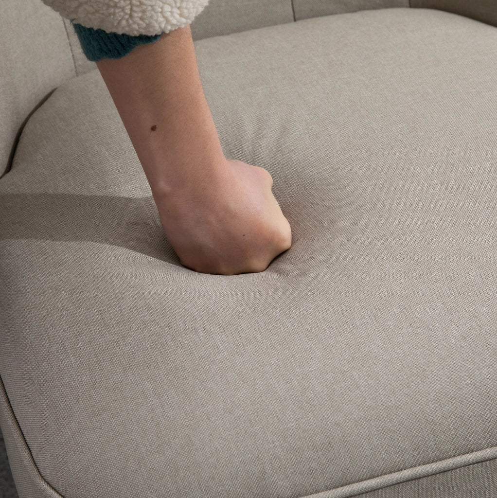 Poltrona vintage imbottita beige con struttura in legno