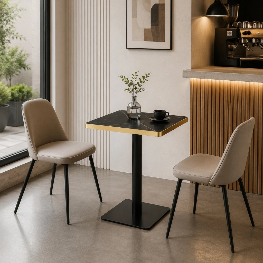 Tavolo quadrato 60x60 cm effetto marmo nero con bordo dorato e base in metallo