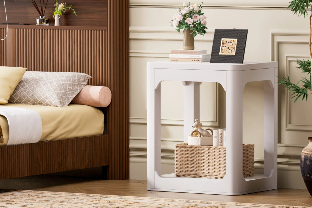 Set di 2 Tavolini Laterali Bianchi con Piano da 3 cm e Doppio Ripiano, 50x40x60 cm