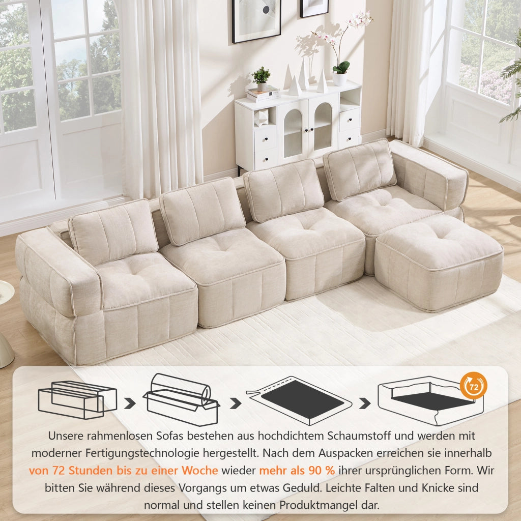 Divano angolare modulare a 4 posti con pouf in poliestere beige senza struttura rigida con seduta profonda e braccioli larghi