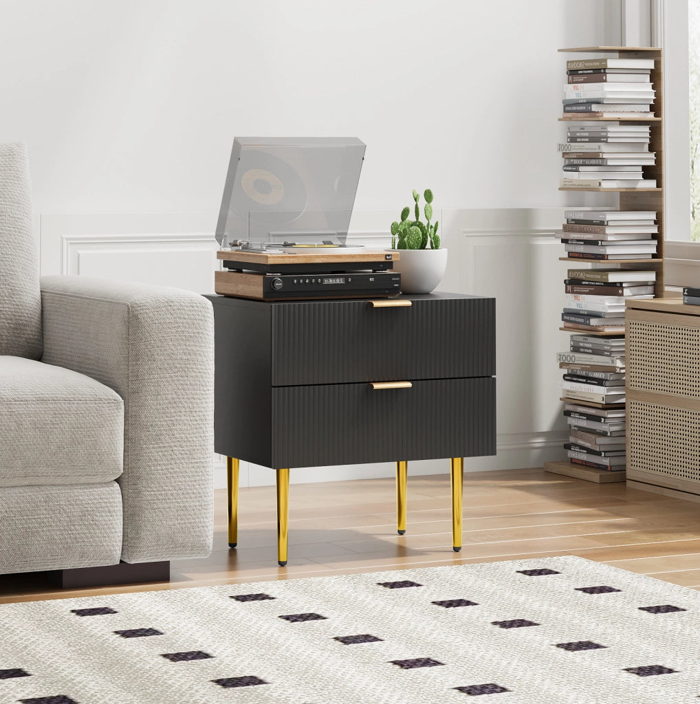 Comodino nero in MDF e metallo con motivo verticale e 2 cassetti