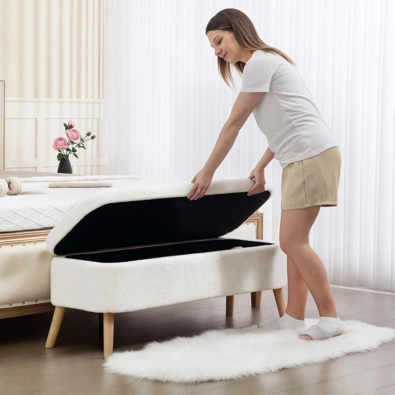 Panca portaoggetti con 65 L di spazio, rivestimento in fleece crema, gambe in legno di caucciù, 120 x 42 x 45 cm