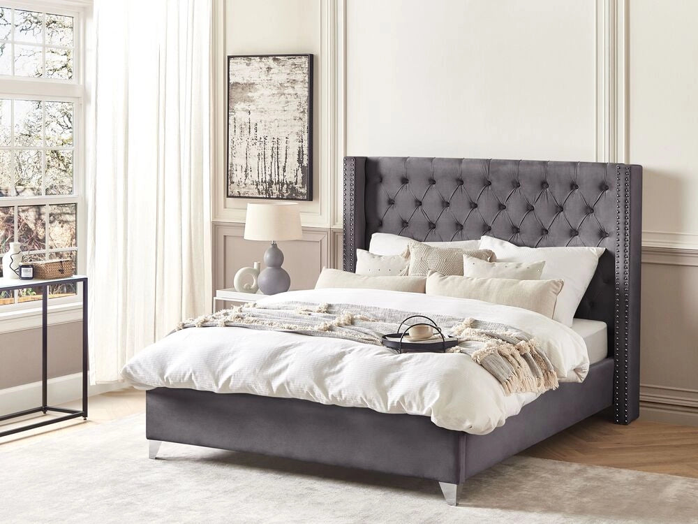 Letto a doghe velluto grigio imbottito trapuntato poggiatesta copritesta piedi 160 x 200 king size design glam