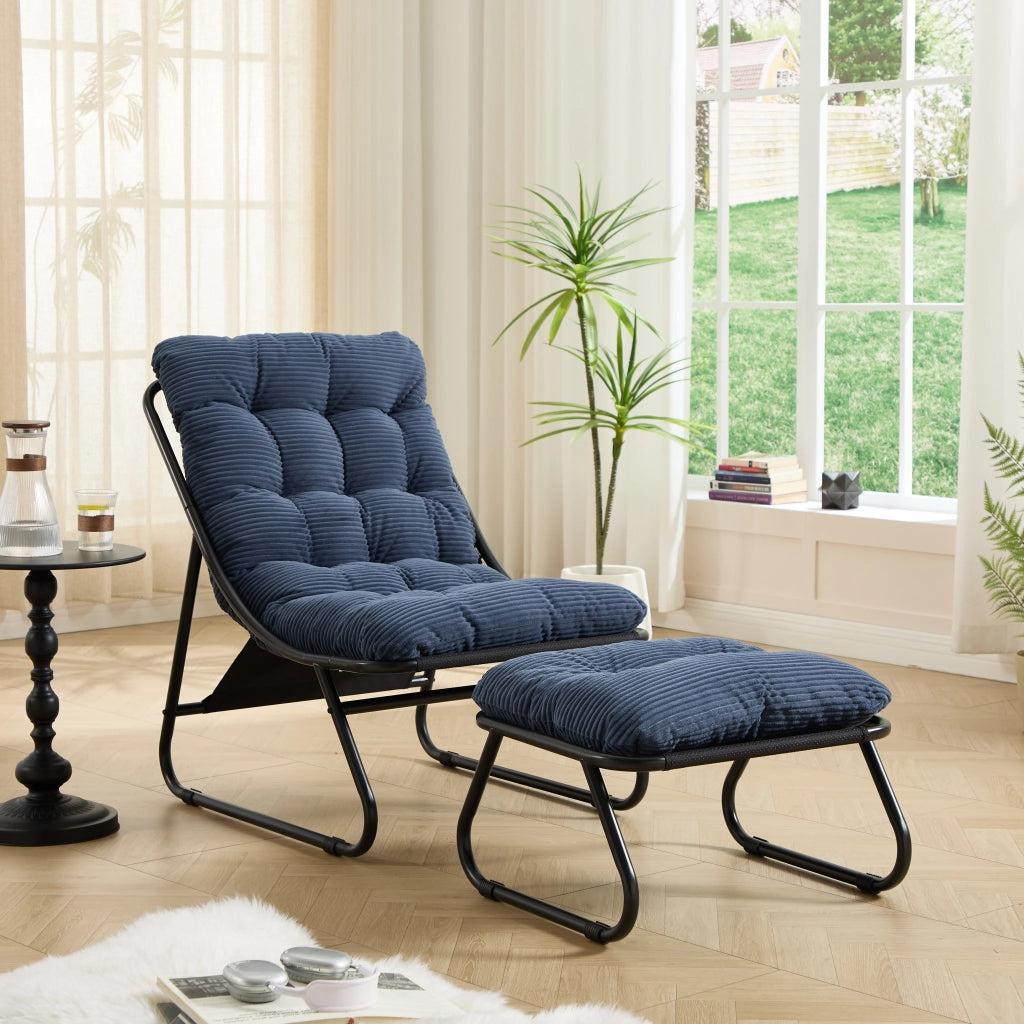 Poltrona da esterno con poggiapiedi in acciaio nero e cuscino blu navy