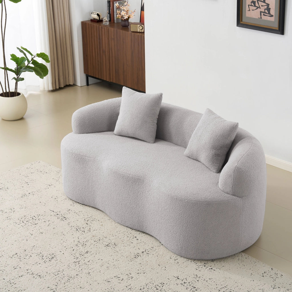 Divano a due posti curvo con cuscini e braccioli arrotondati in schiuma e molle, stile moderno, grigio chiaro