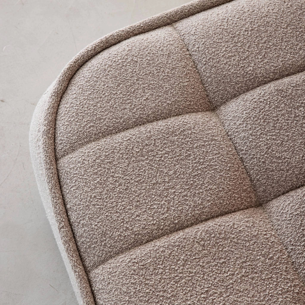 Poltrona senza braccioli in bouclé testurizzato, beige