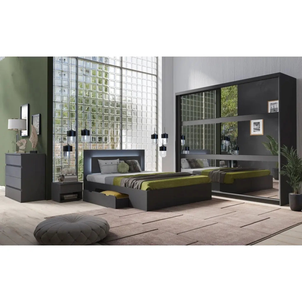 Set camera NOFI - Letto 180x200 cm con doghe, 2 cassetti, comodini, armadio e cassettiera - grigio grafite