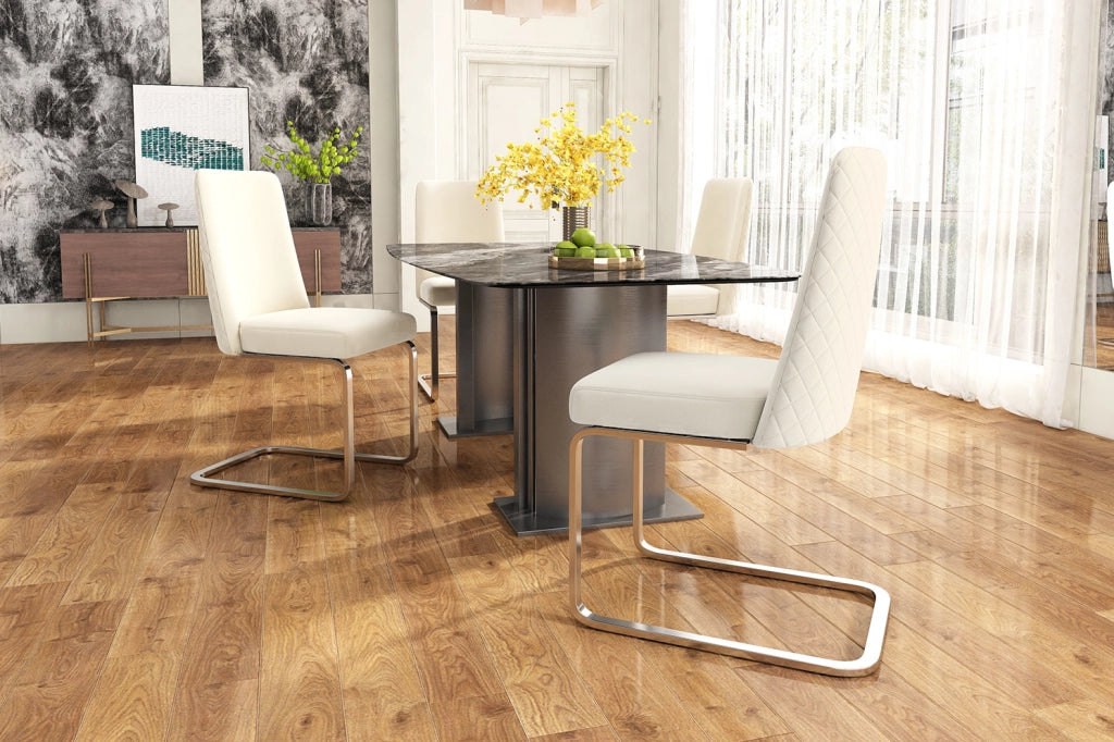Set di 4 Sedie da Pranzo in Velluto Beige con Schienale a Diamante e Gambe in Metallo Argento