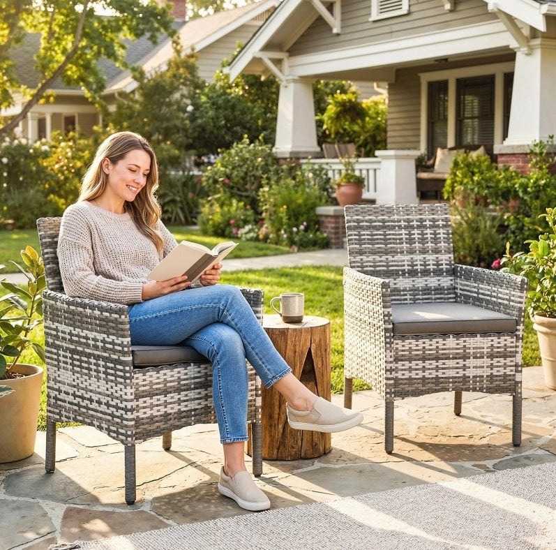 Set di 2 Sedie da Giardino in Polyrattan Grigio con Cuscini Rimovibili e Struttura in Acciaio