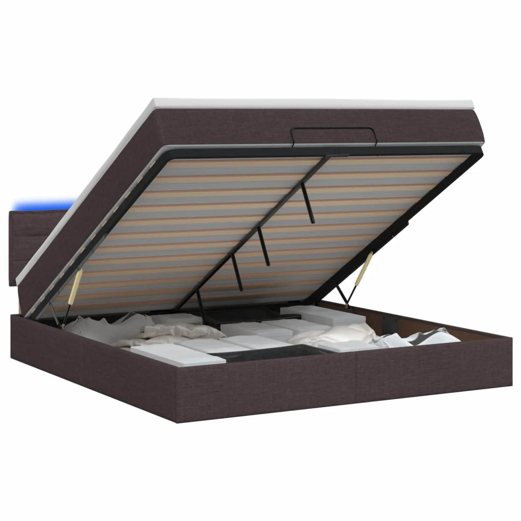 Letto Ottomano con Materasso e LED Marrone Scuro 140 x 190 cm 3456825
