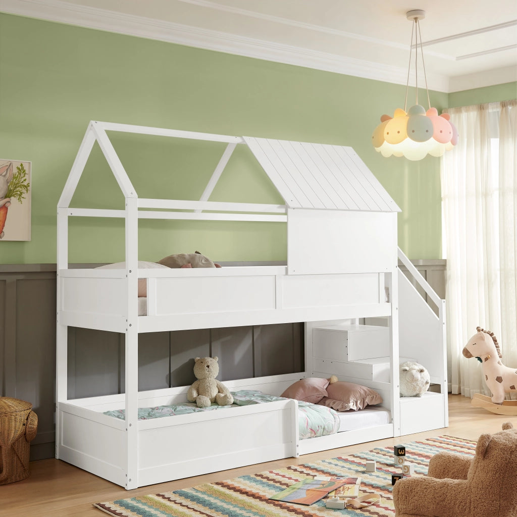 Letto a castello per bambini in legno bianco con scala laterale e struttura a tetto