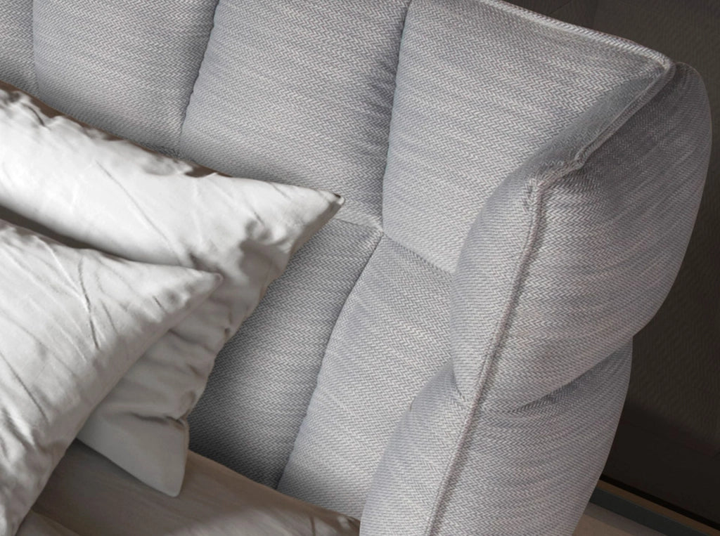Letto in tessuto grigio-bluastro chiaro