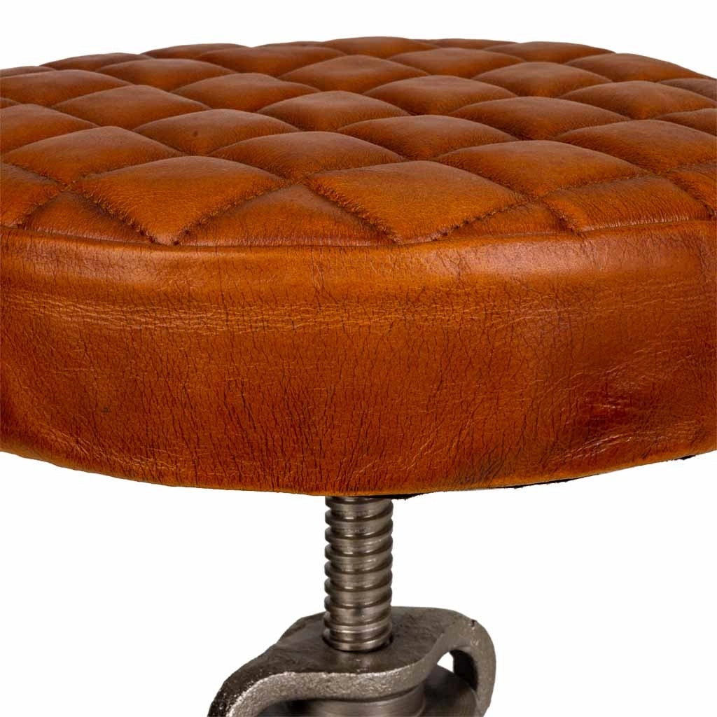 Sgabello in metallo 31x31x46h