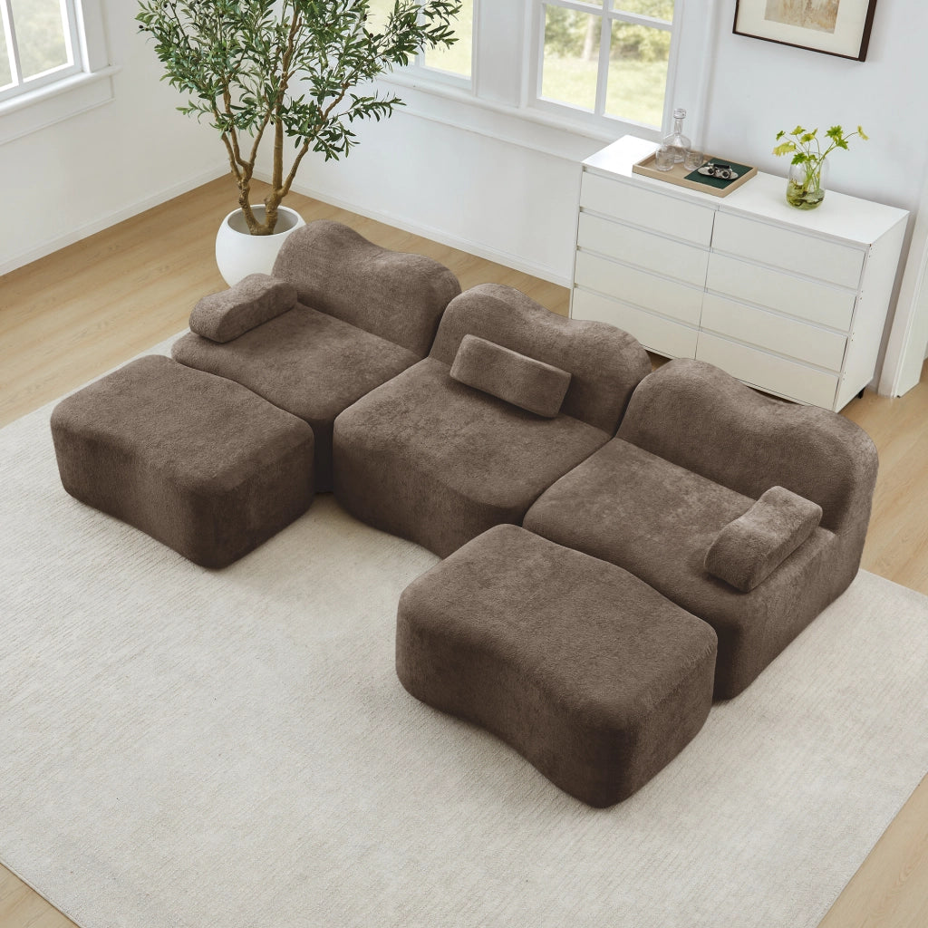 Divano panoramico a U modulare 3 posti con 2 pouf, seduta profonda e braccioli mobili in velluto marrone