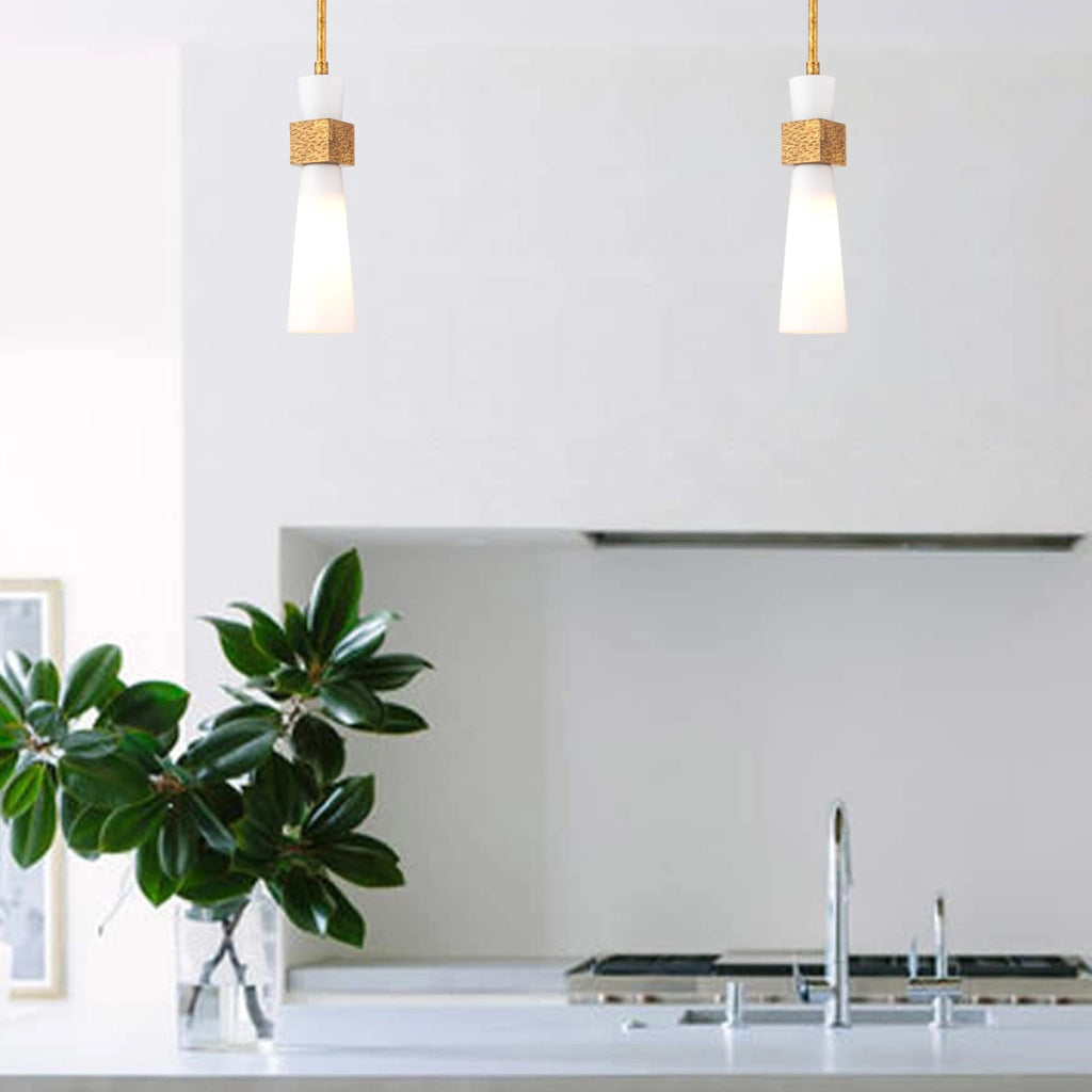 Sospensione Art Déco oro con diffusore opale E27 Kristy Elstead