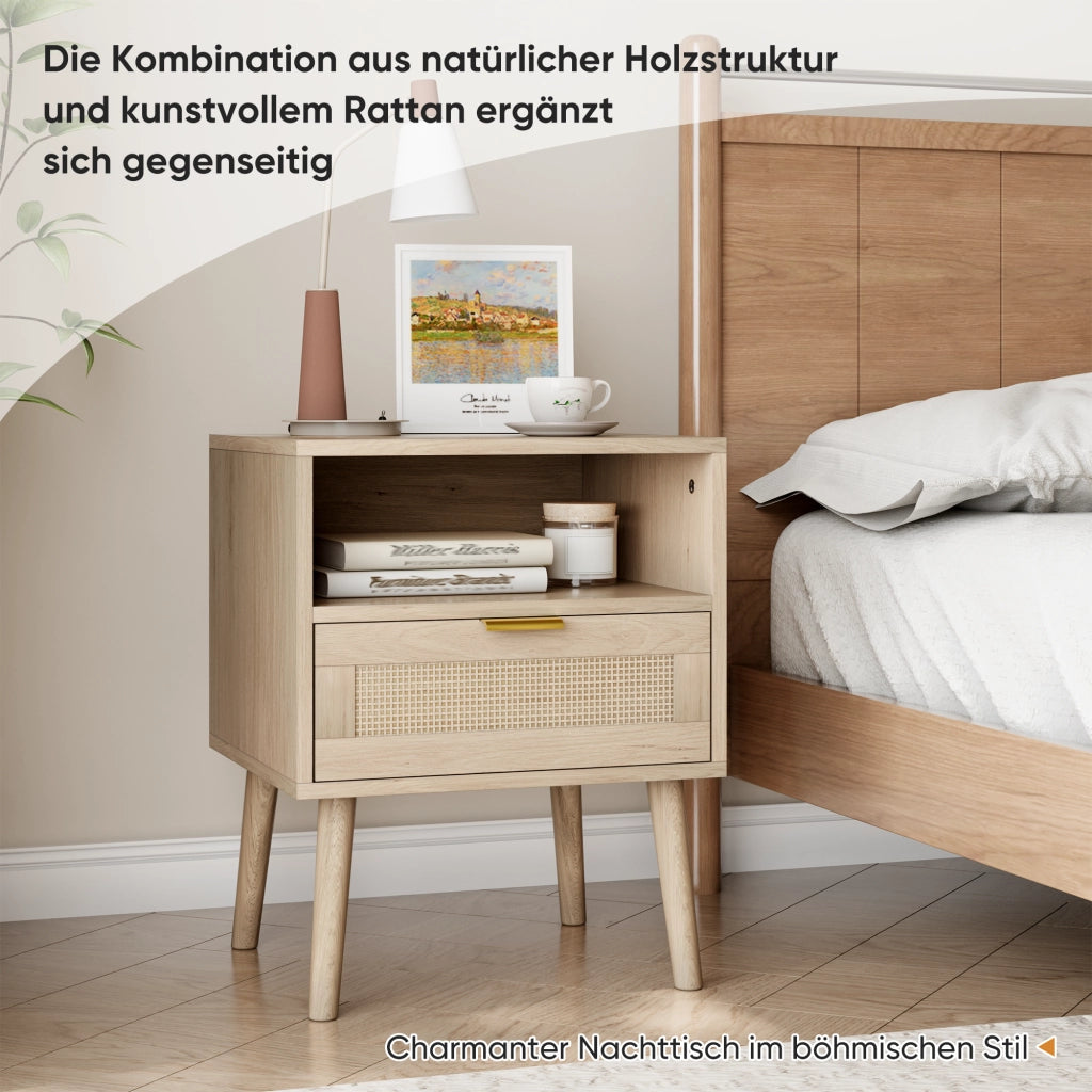 Comodino con cassetto e ripiano aperto in MDF e rattan color rovere con gambe in legno 45 × 40 × 55 cm