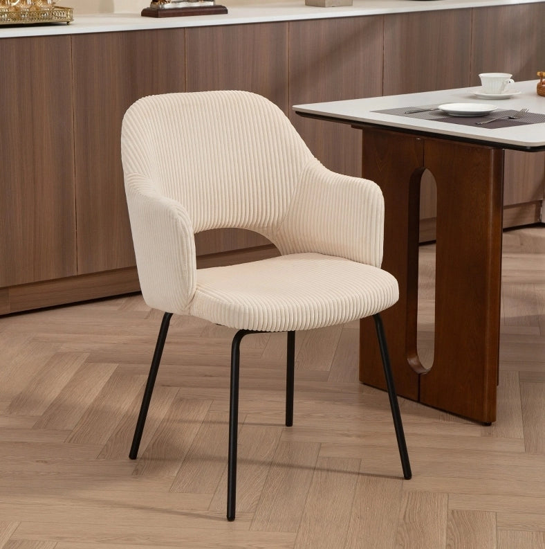 Sedia da pranzo beige in velluto a coste con braccioli