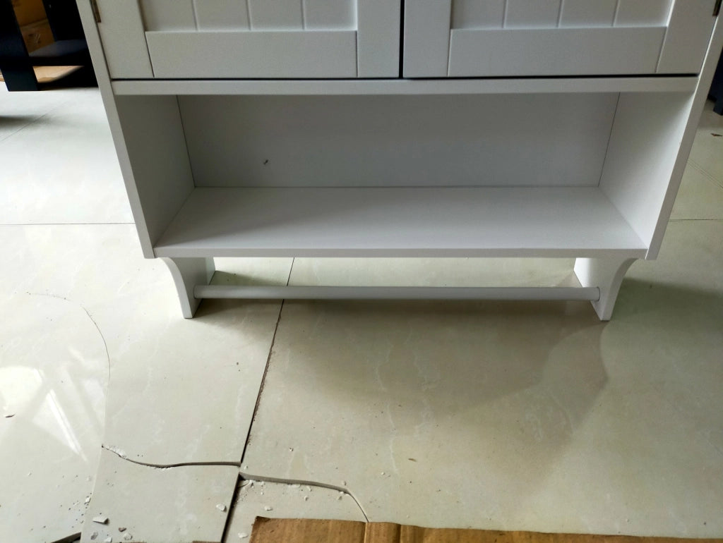 Mobiletto bagno bianco da parete con portasciugamani, 2 ripiani regolabili, 56,8x19x70 cm