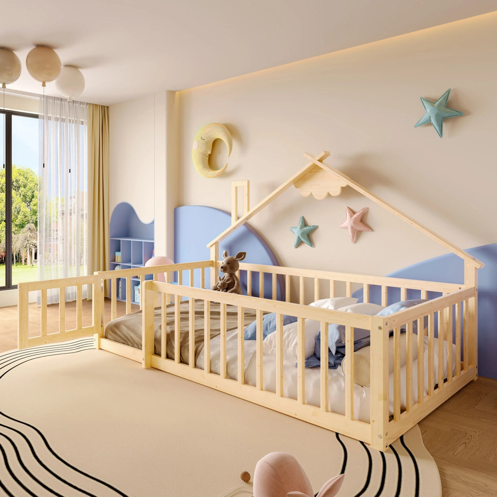Letto a forma di casa ULEVR 90x190 cm in pino e MDF naturale con sponda di sicurezza alta 32 cm e chiusura