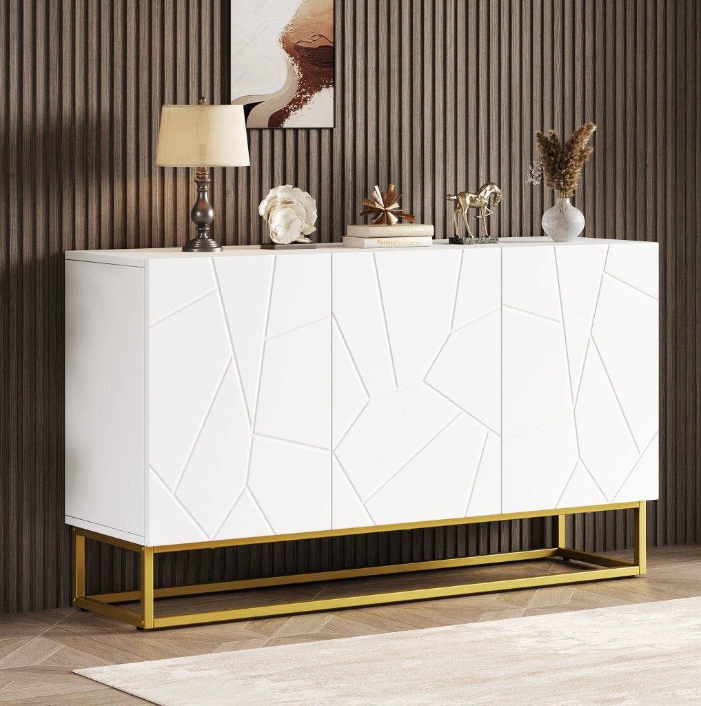 Credenza moderna lucida con ante scanalate e ripiani regolabili