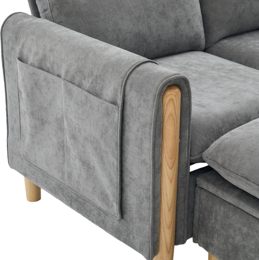 Divano a tre posti in stile nordico con pouf contenitore, rivestimento in chenille grigio, struttura con gambe in legno, ideale per soggiorni e spazi ridotti
