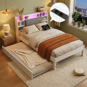 Letto in legno bianco 120x200 cm con estraibile; testiera imbottita; LED e ricarica per cameretta