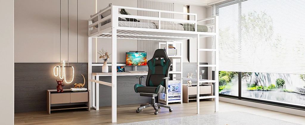 Letto a soppalco 140 × 200 cm con scrivania prese USB e type-c in metallo bianco ripiani scala e sponde