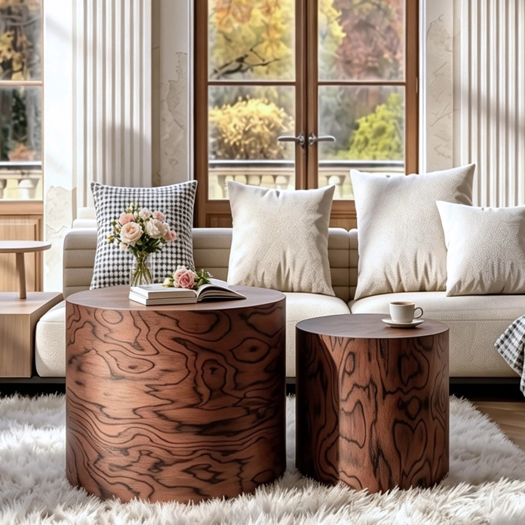 Set di 2 tavolini da caffè nidificanti rotondi effetto tronco; legno massello e MDF; marrone scuro