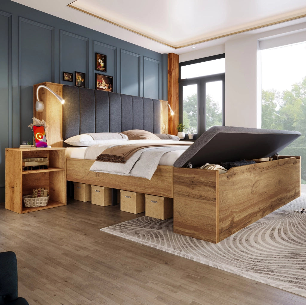Letto matrimoniale 180x200 cm in legno con testiera reclinabile in lino, due comodini, panca contenitore e lampade da lettura con porta USB, finitura rovere