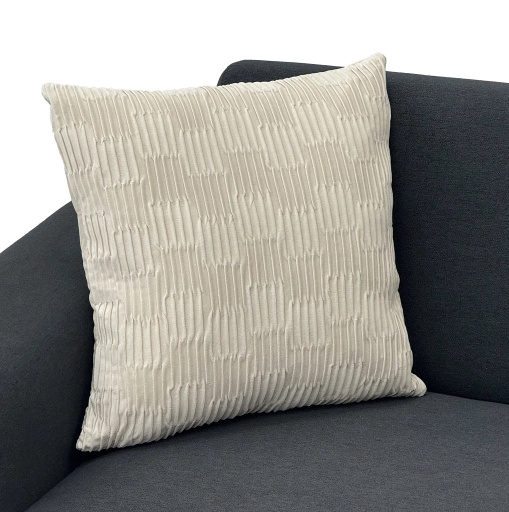Divano 2 posti nordico in tessuto lino fine, struttura in legno massiccio e gambe in metallo nero 172×72×82 cm