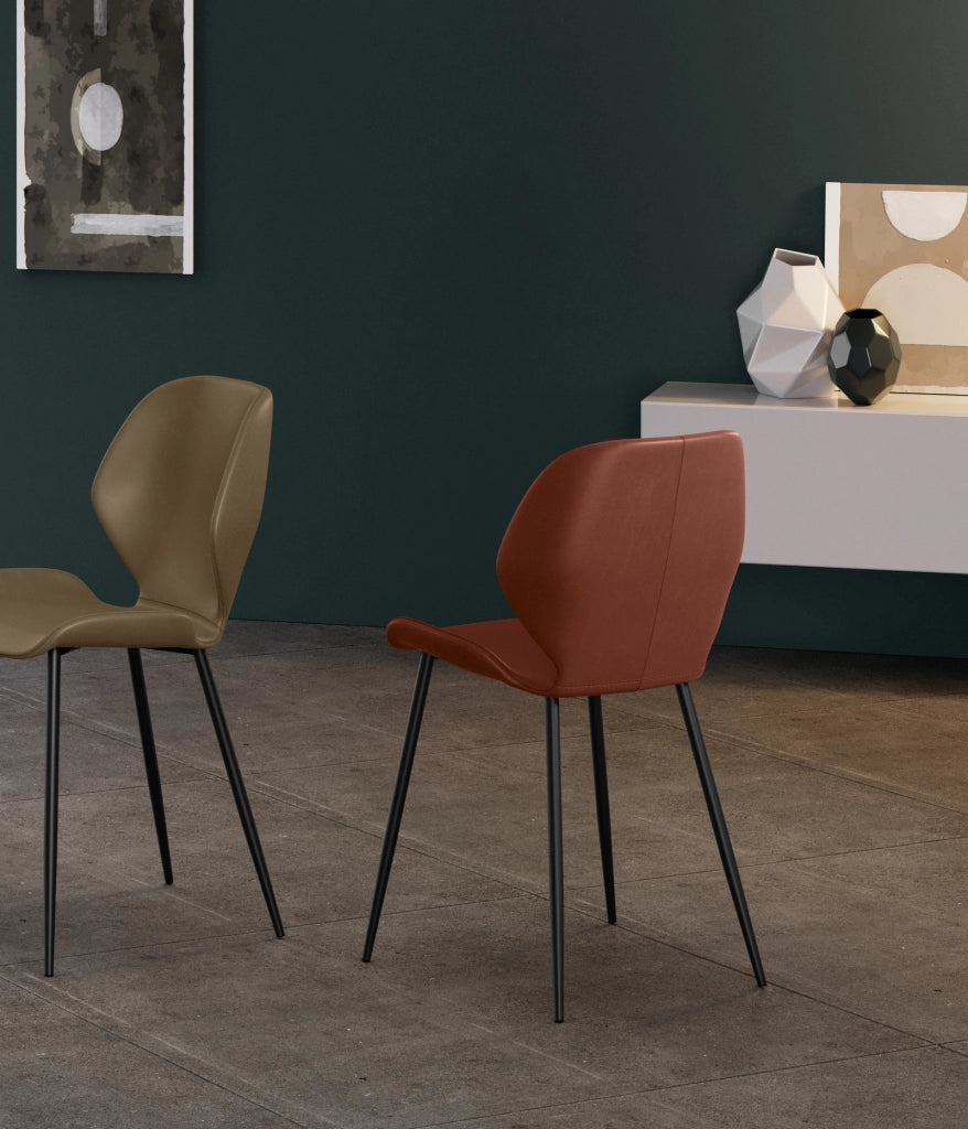 Sedia da pranzo Diana con seduta in soft-touch cuoio e gambe in metallo nero, design vintage moderno - Sedia living di alta qualità