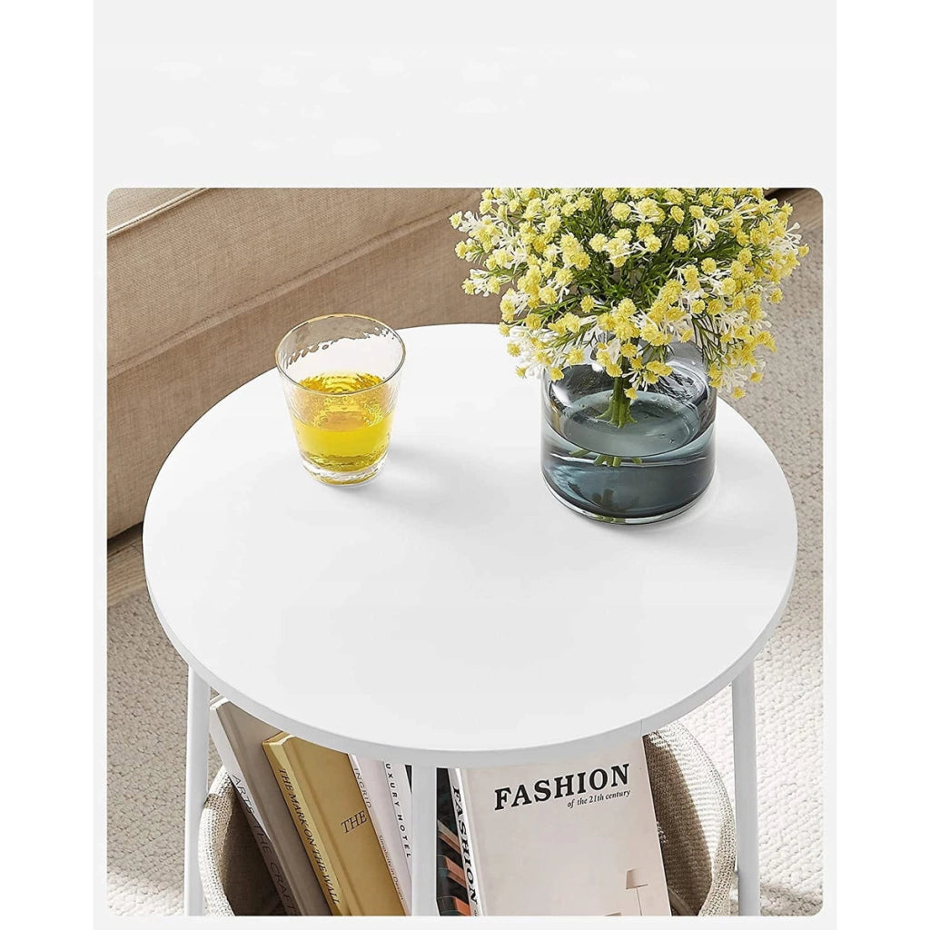 Tavolino da caffè rotondo bianco con cesto portaoggetti beige