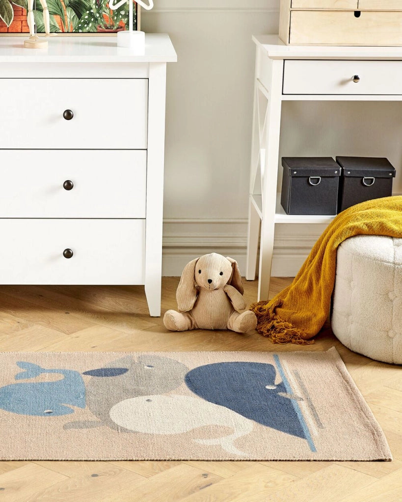 Tappeto Area Beige Stampa di Balena 80 x 150 cm Runner a pelo basso per la sala giochi dei bambini