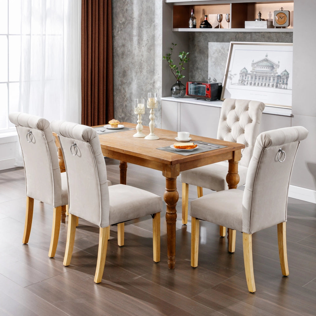 Set di sedie da pranzo a 4 pezzi in velluto beige con gambe in legno e schienale curvo con bottoni per sala da pranzo