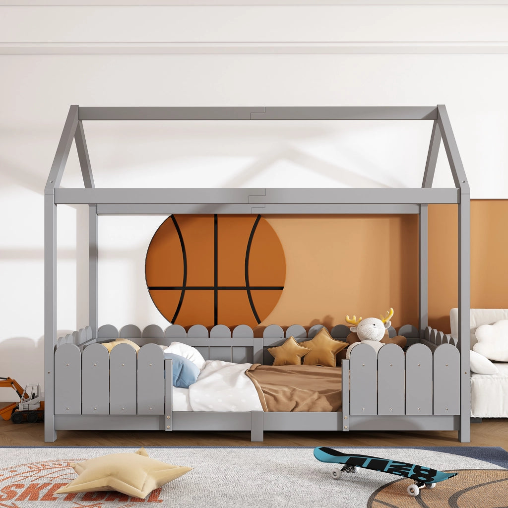 Letto a casetta 90 × 200 cm con tetto; barriera di protezione e rete a doghe in legno grigio